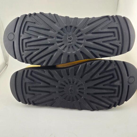 UGG Classic Clear Mini Waterproof Boots | Women’s Size 6 | Black - Picture 9 of 12